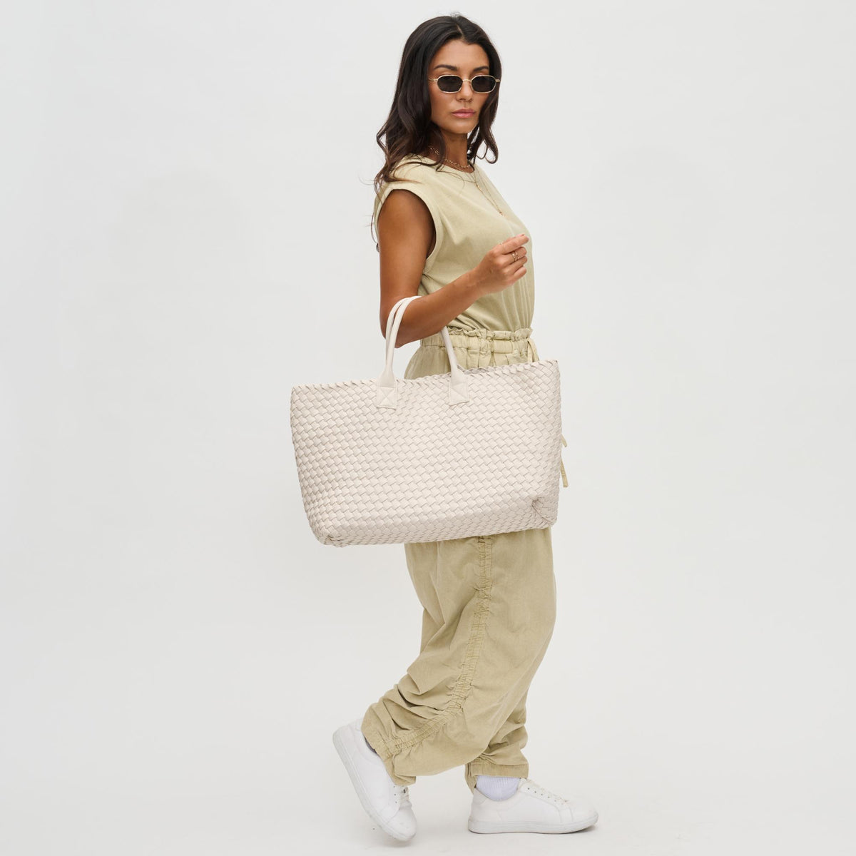 Woman wearing Oatmilk Urban Expressions Ithaca Tote 840611122537 View 3 | Oatmilk