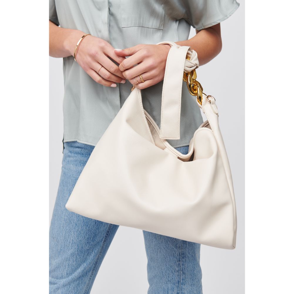 Woman wearing Oatmilk Urban Expressions Yvonne Hobo 818209019200 View 1 | Oatmilk