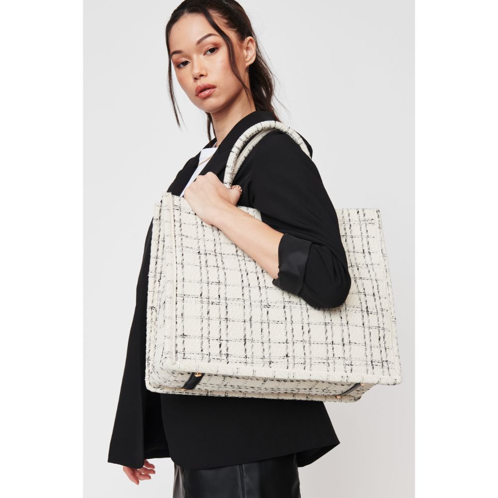 Woman wearing White Black Urban Expressions Iona Tote 840611102423 View 1 | White Black