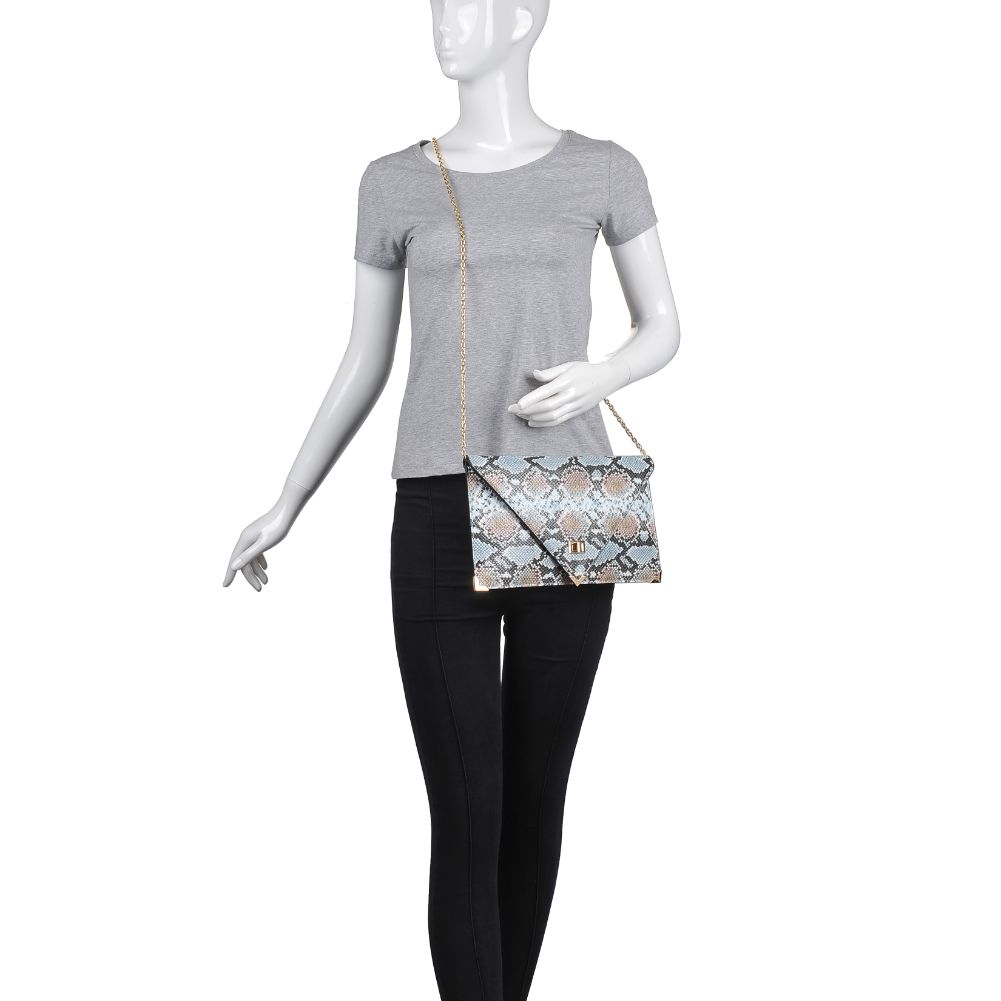 Product Image of Urban Expressions Cally Clutch 840611172532 View 5 | Misty Blue