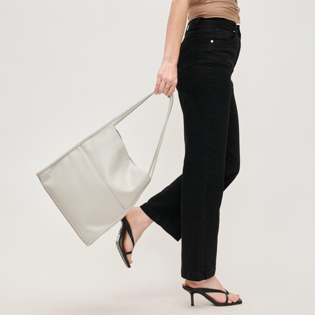 Woman wearing Bone Urban Expressions Hera Tote 840611145222 View 4 | Bone