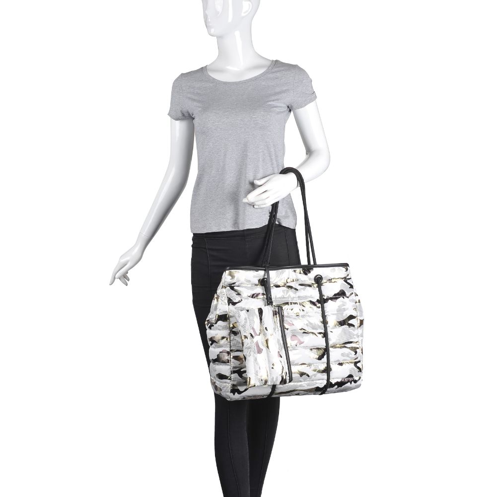 Product Image of Urban Expressions Mia Tote 840611172129 View 5 | White Gold Camo