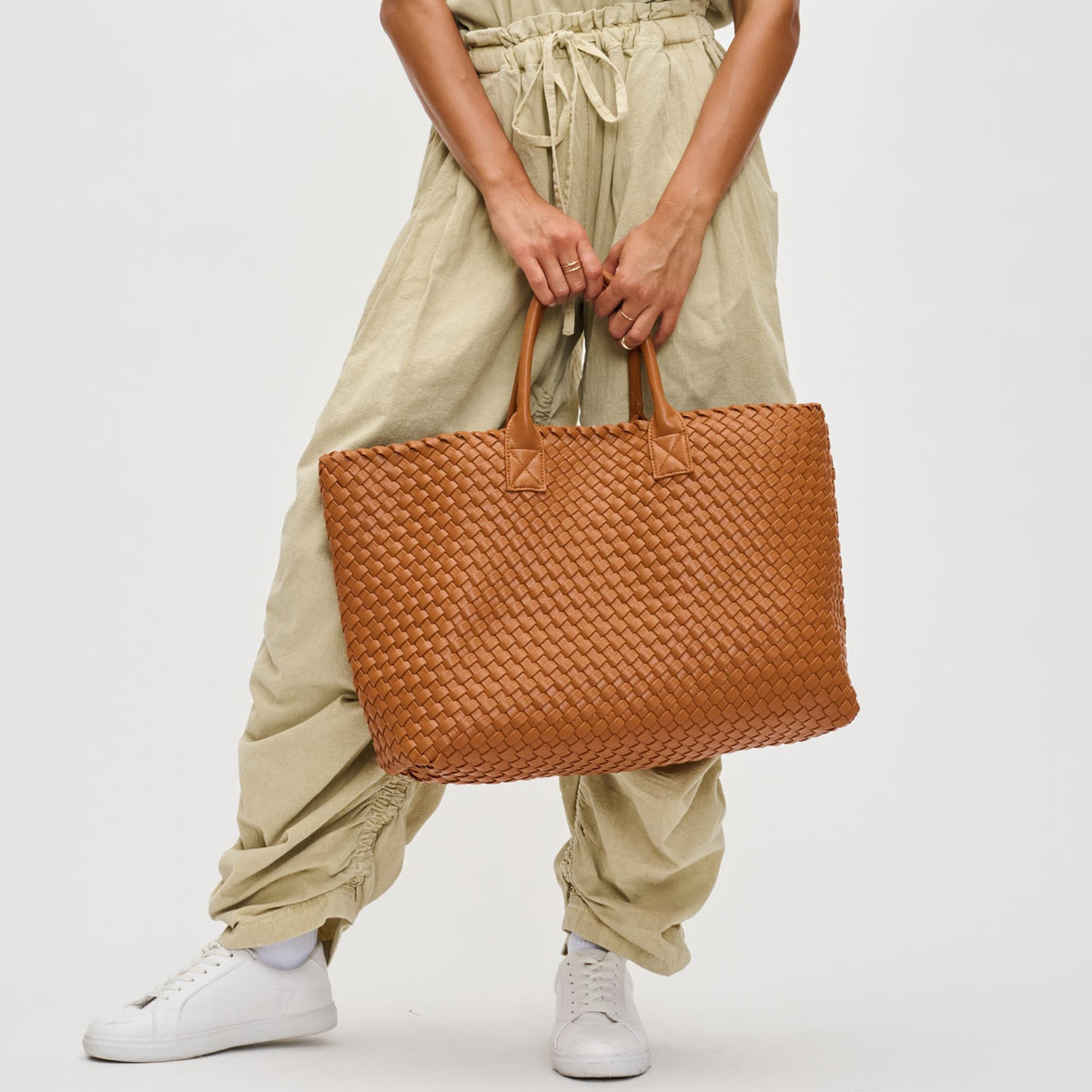 Woman wearing Tan Urban Expressions Ithaca Tote 840611122544 View 1 | Tan