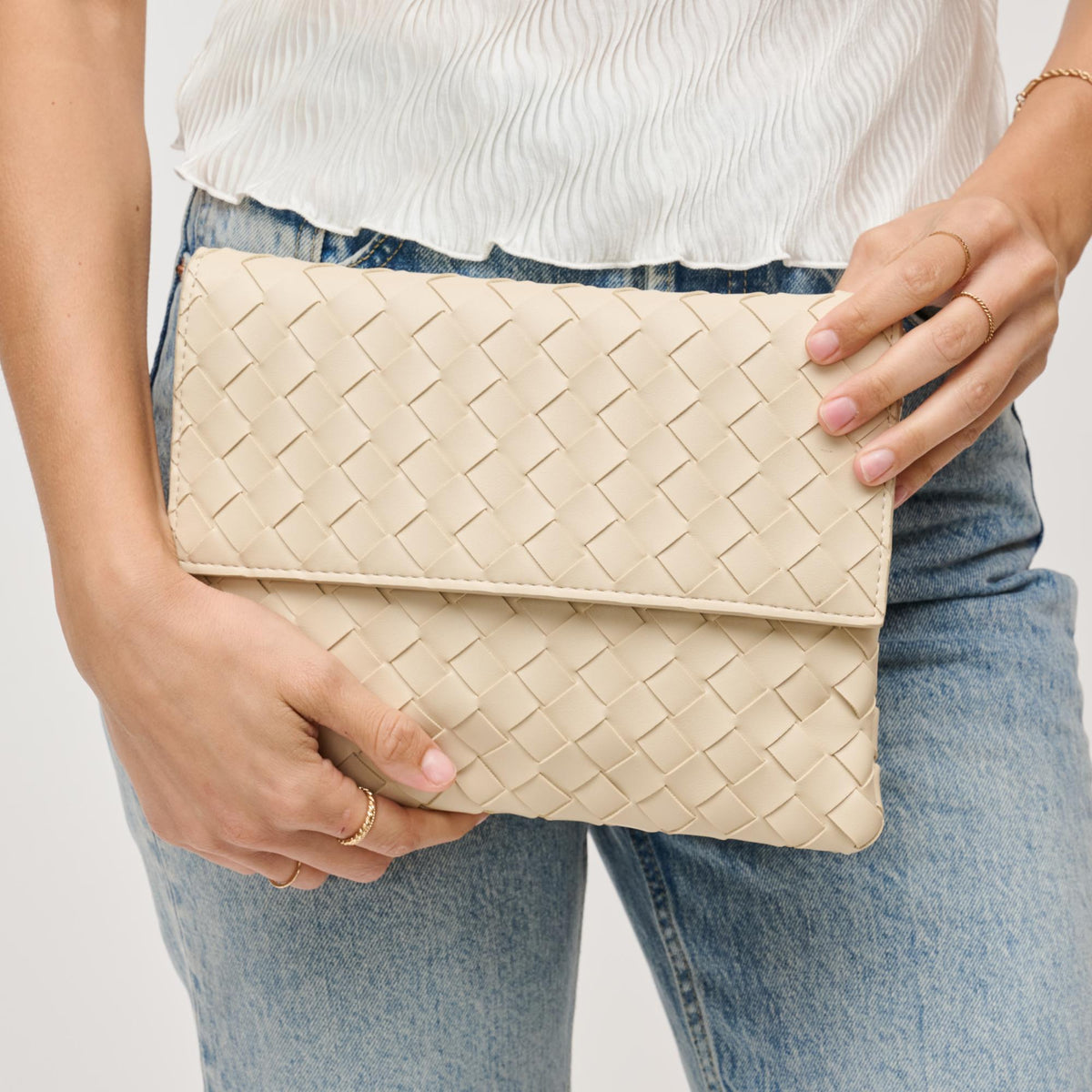 Woman wearing Oatmilk Urban Expressions Ivy Clutch 840611133328 View 2 | Oatmilk