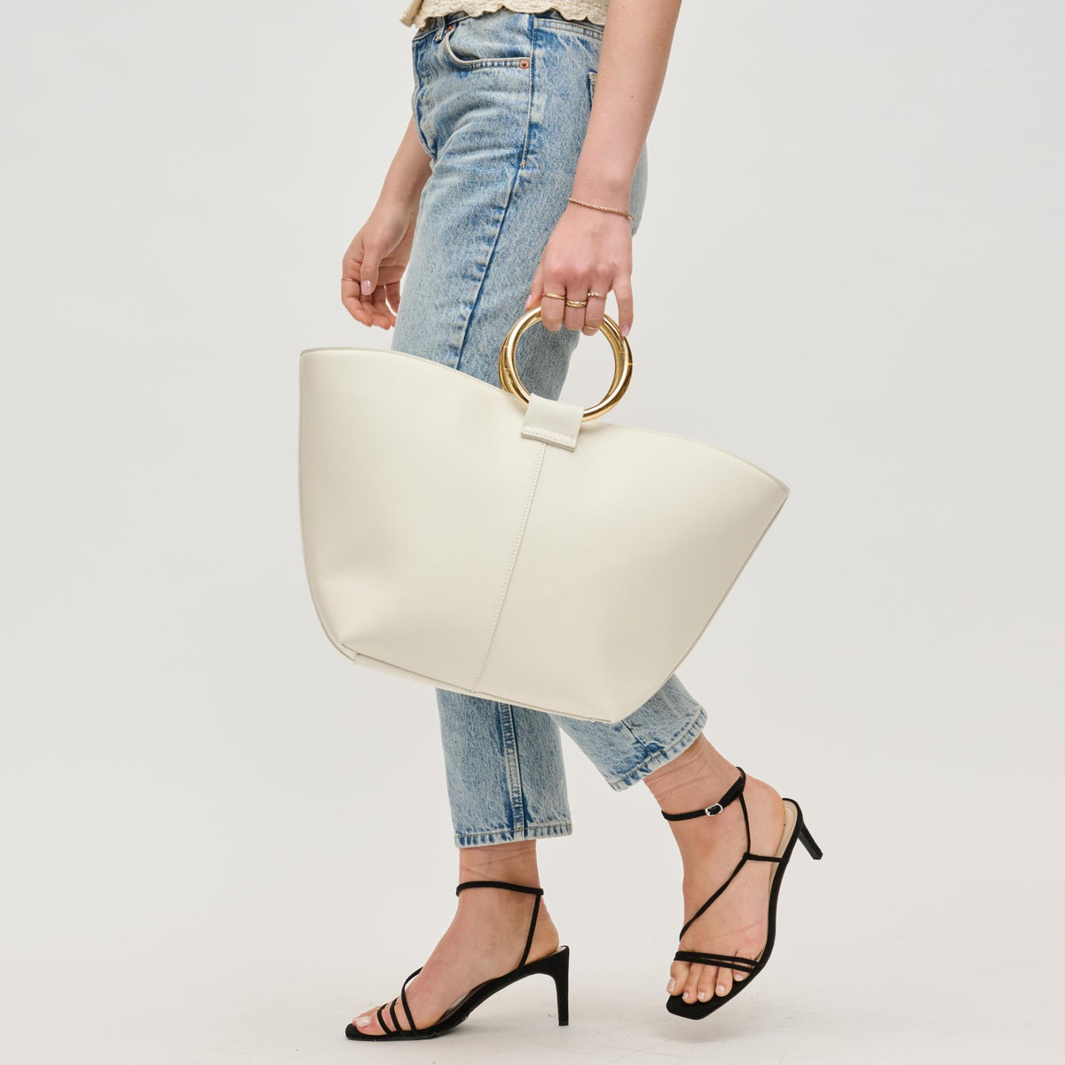 Woman wearing Bone Urban Expressions Alexa Tote 840611151117 View 1 | Bone