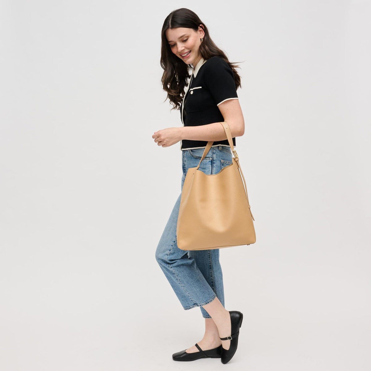 Woman wearing Natural Urban Expressions Zelda Hobo 840611139214 View 3 | Natural