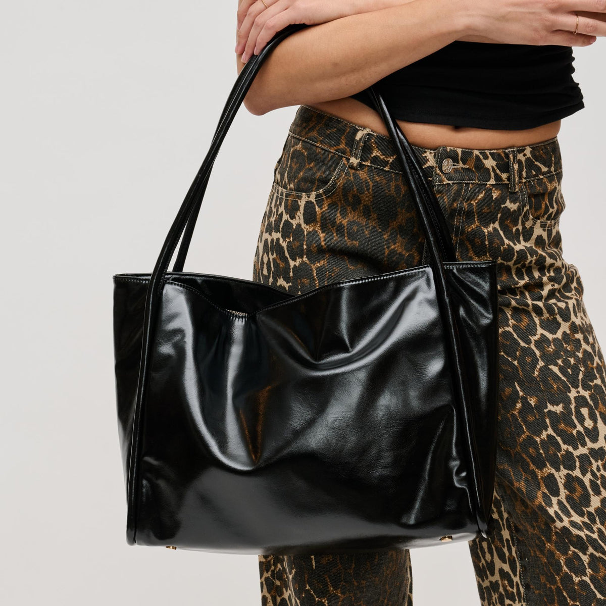 Woman wearing Black Urban Expressions Doris Tote 840611136848 View 4 | Black