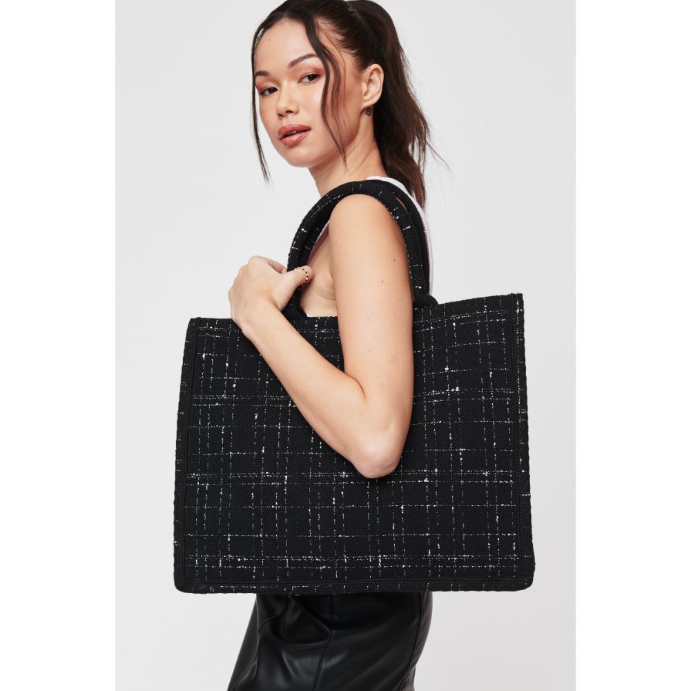 Woman wearing Black Urban Expressions Iona Tote 840611102430 View 2 | Black