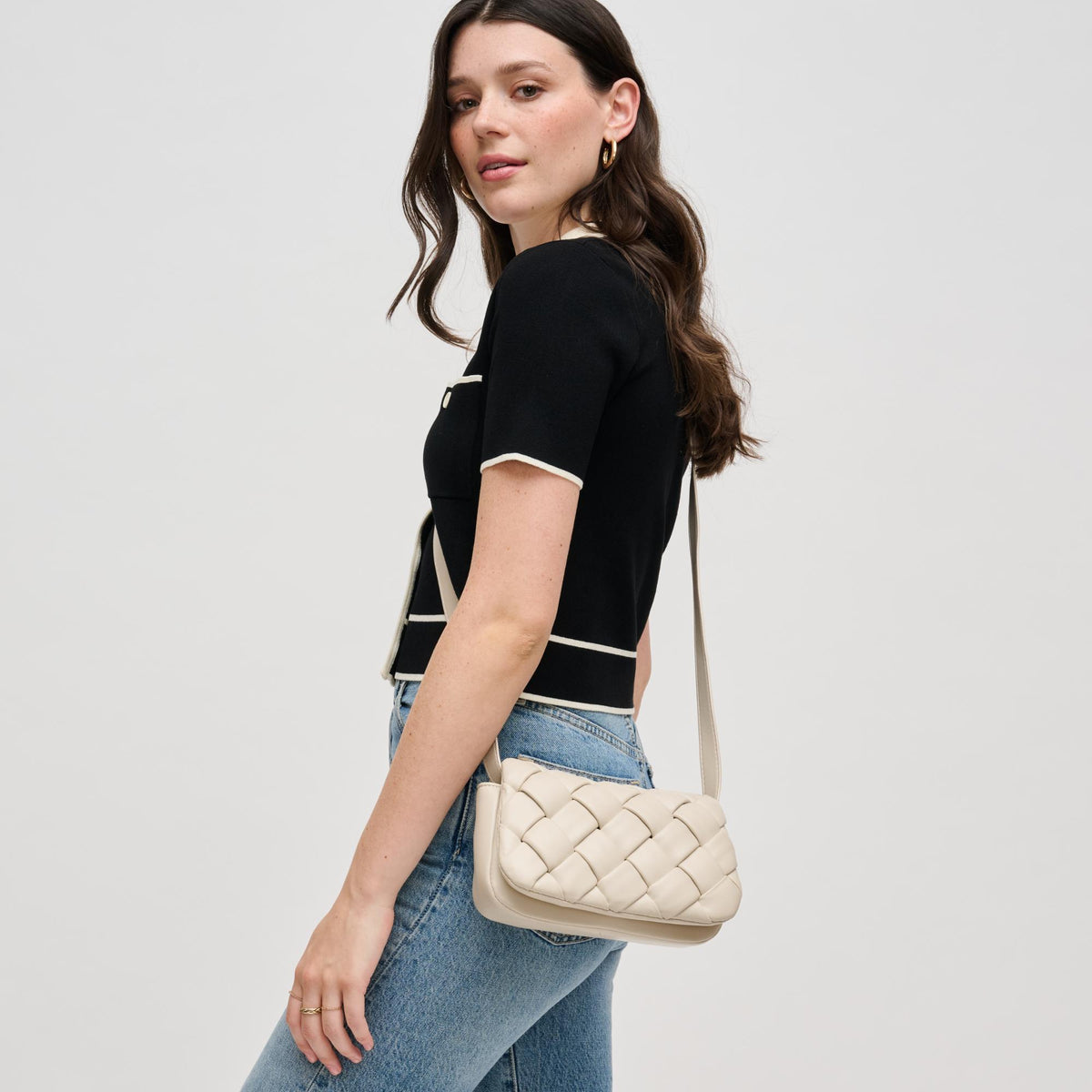 Woman wearing Oatmilk Urban Expressions Daphne Crossbody 840611134905 View 1 | Oatmilk