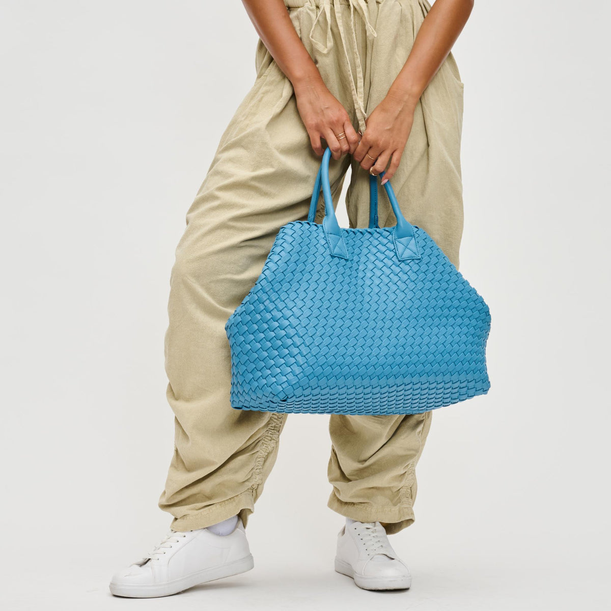 Woman wearing Denim Urban Expressions Ithaca Tote 840611122551 View 1 | Denim