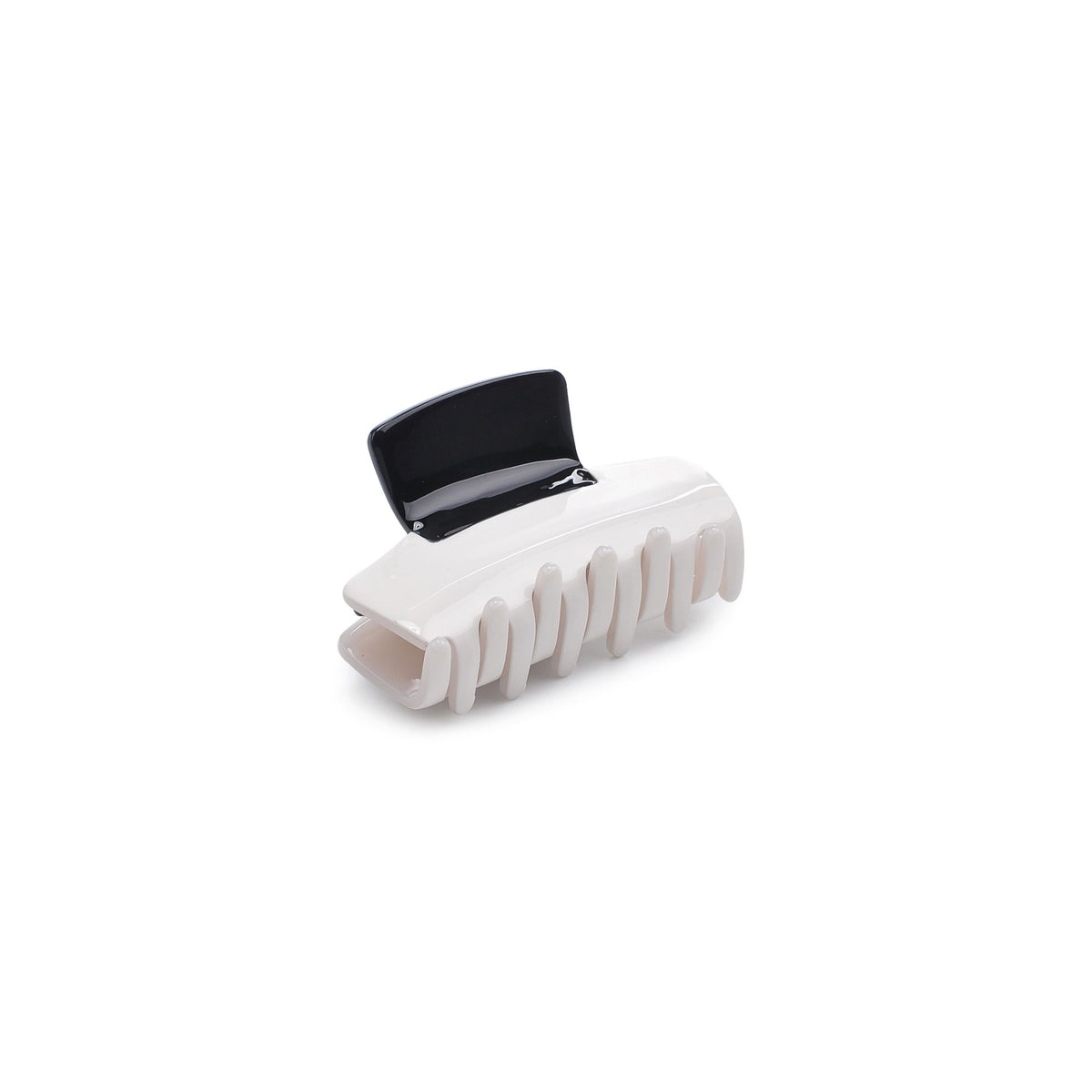 Product Image of Urban Expressions Colorblock Hair Claw Hair Claw 818209013338 View 1 | Ivory Black