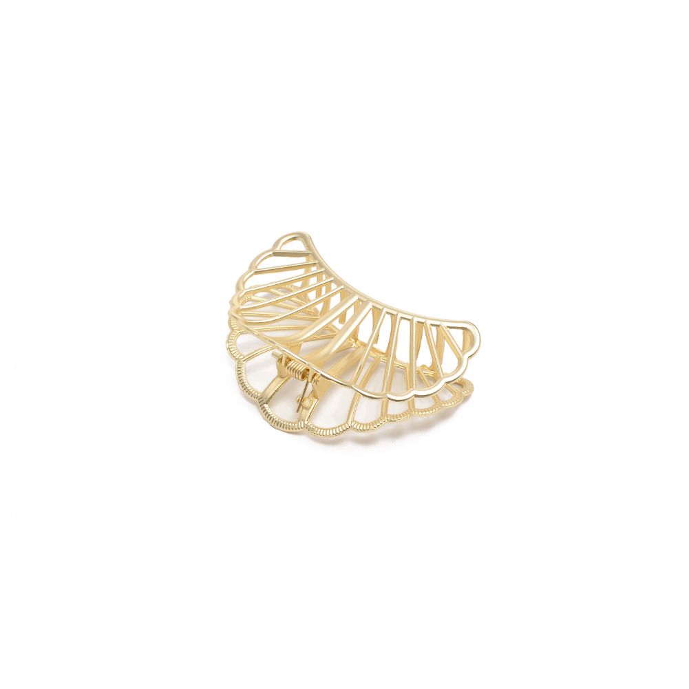 Product Image of Urban Expressions Clam Seashell Metal Claw Hair Claw 818209014137 View 7 | Matte Gold