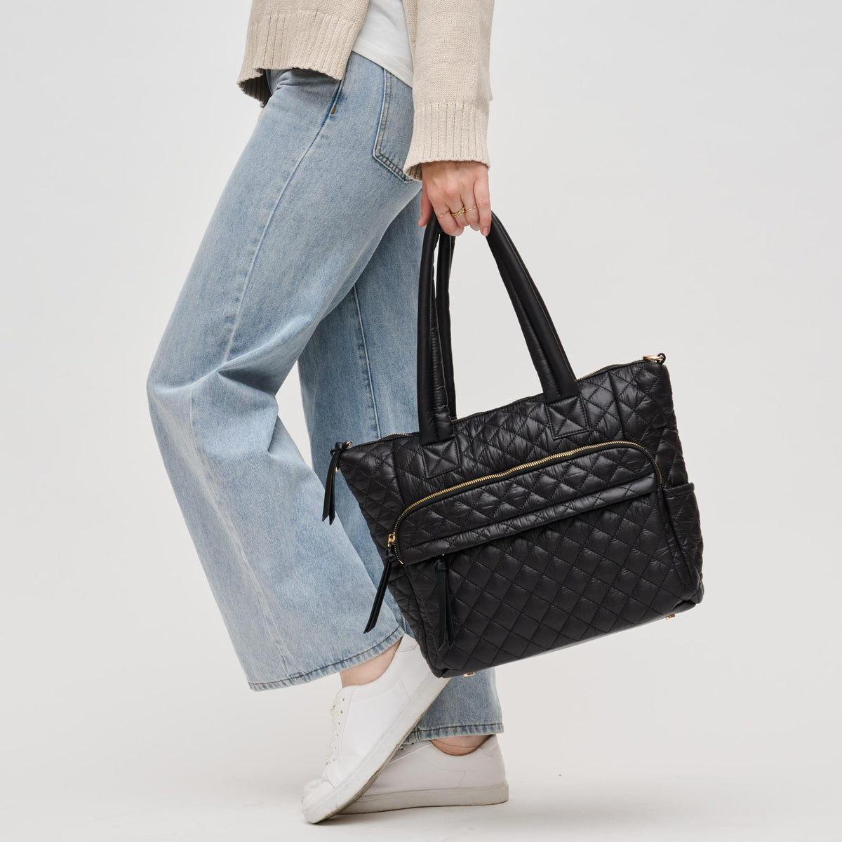 Woman wearing Black Urban Expressions Jayna Tote 840611128980 View 2 | Black