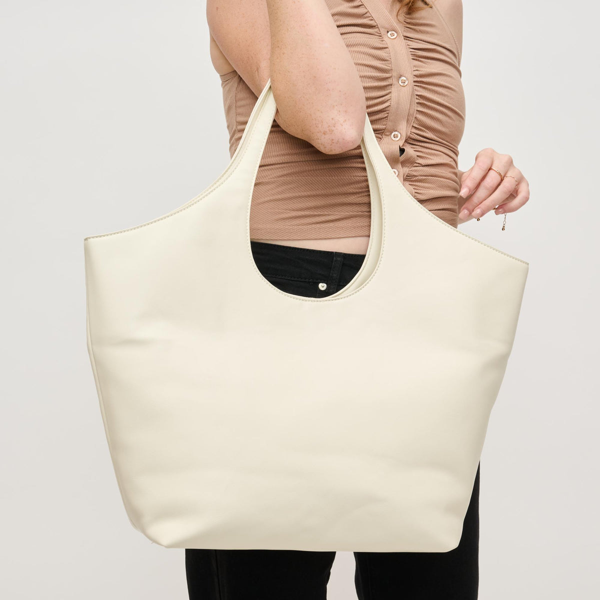 Woman wearing Ivory Urban Expressions Luna Tote 840611161505 View 4 | Ivory