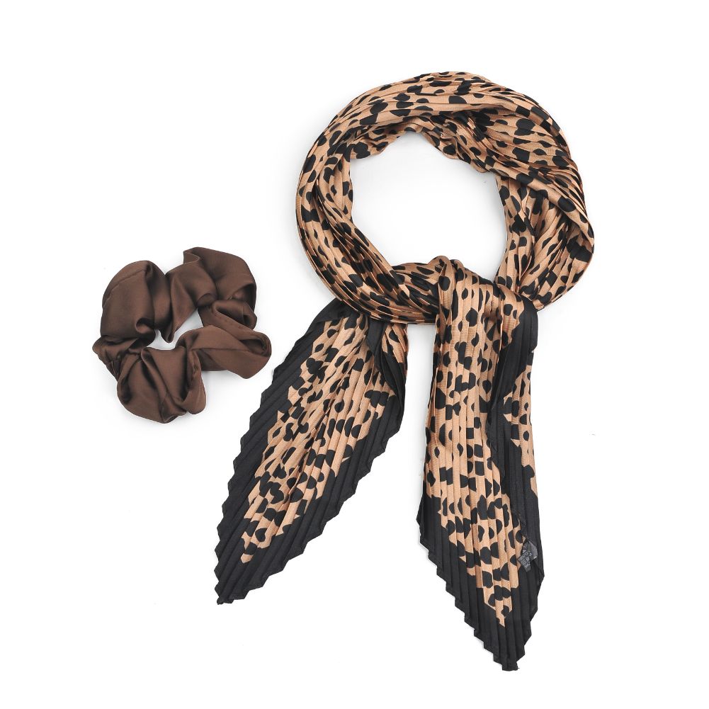 Product Image of Urban Expressions Scarf Scrunchie Scrunchie 818209014106 View 6 | Leopard