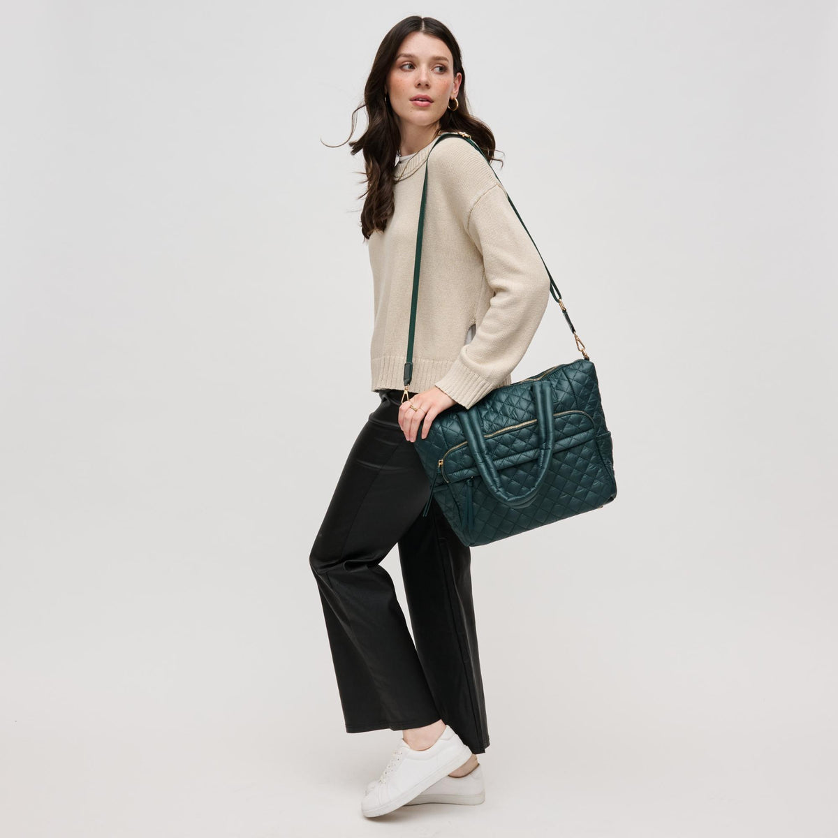 Woman wearing Hunter Green Urban Expressions Jayna Tote 840611130518 View 4 | Hunter Green