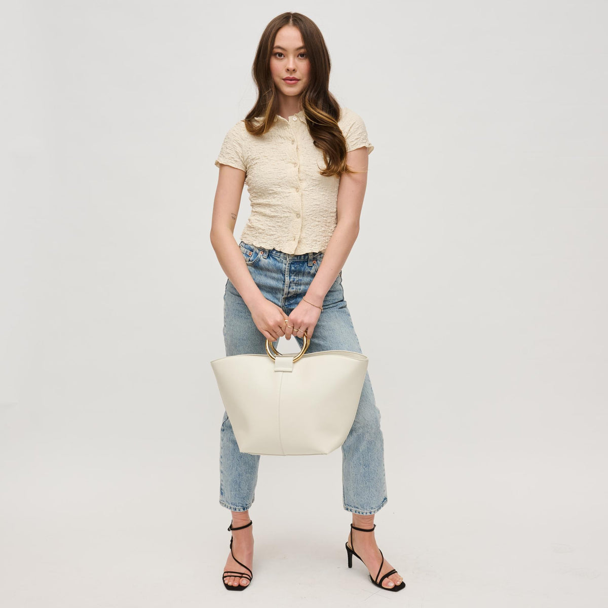 Woman wearing Bone Urban Expressions Alexa Tote 840611151117 View 3 | Bone